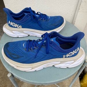 Men's Hoka Clifton Edge Running Shoes (11 US)